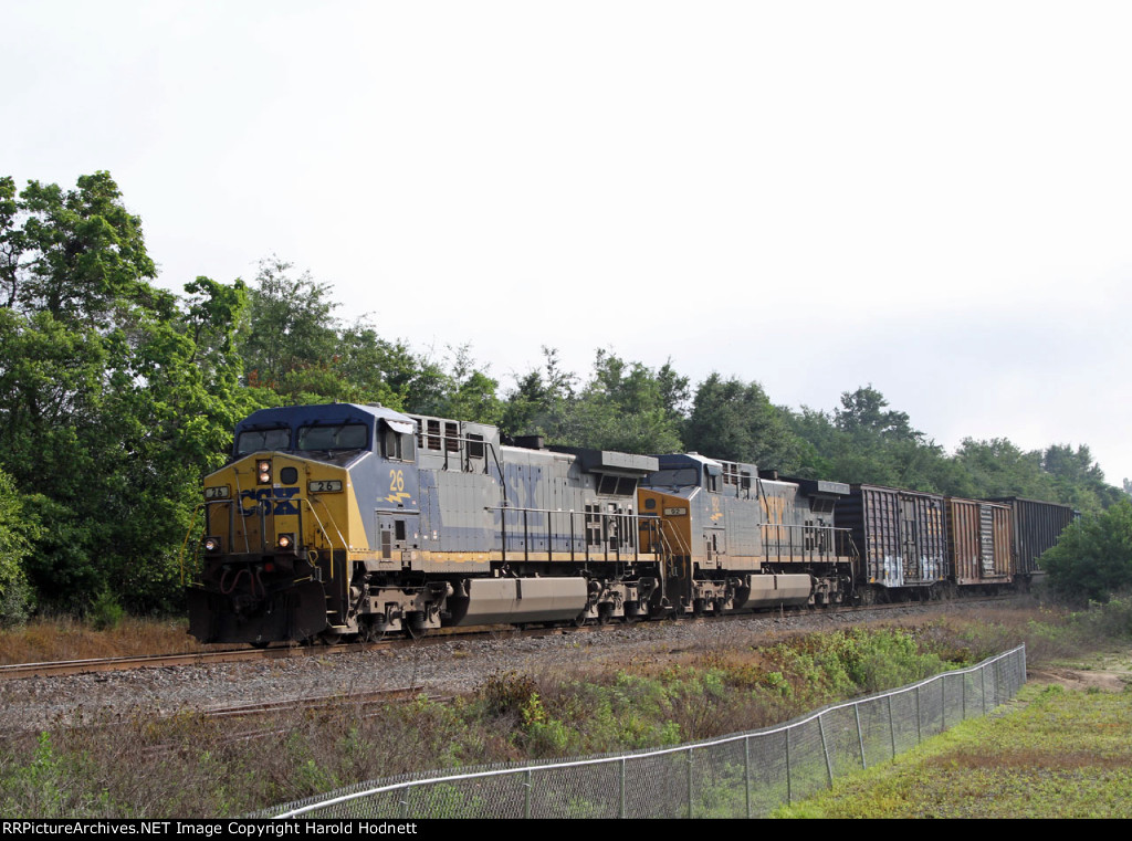 CSX 26 & 92 lead train Q463-27 southbound